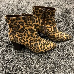 🌺NWT BLONDO LEOPARD PRINTED BLOCK HEELS SIZE 9🌺
